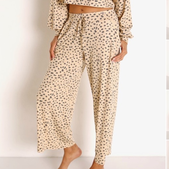 Beach Riot Casual Hailey Taupe Spot Cheetah Cropped Lounge Pants, Small - Picture 1 of 9